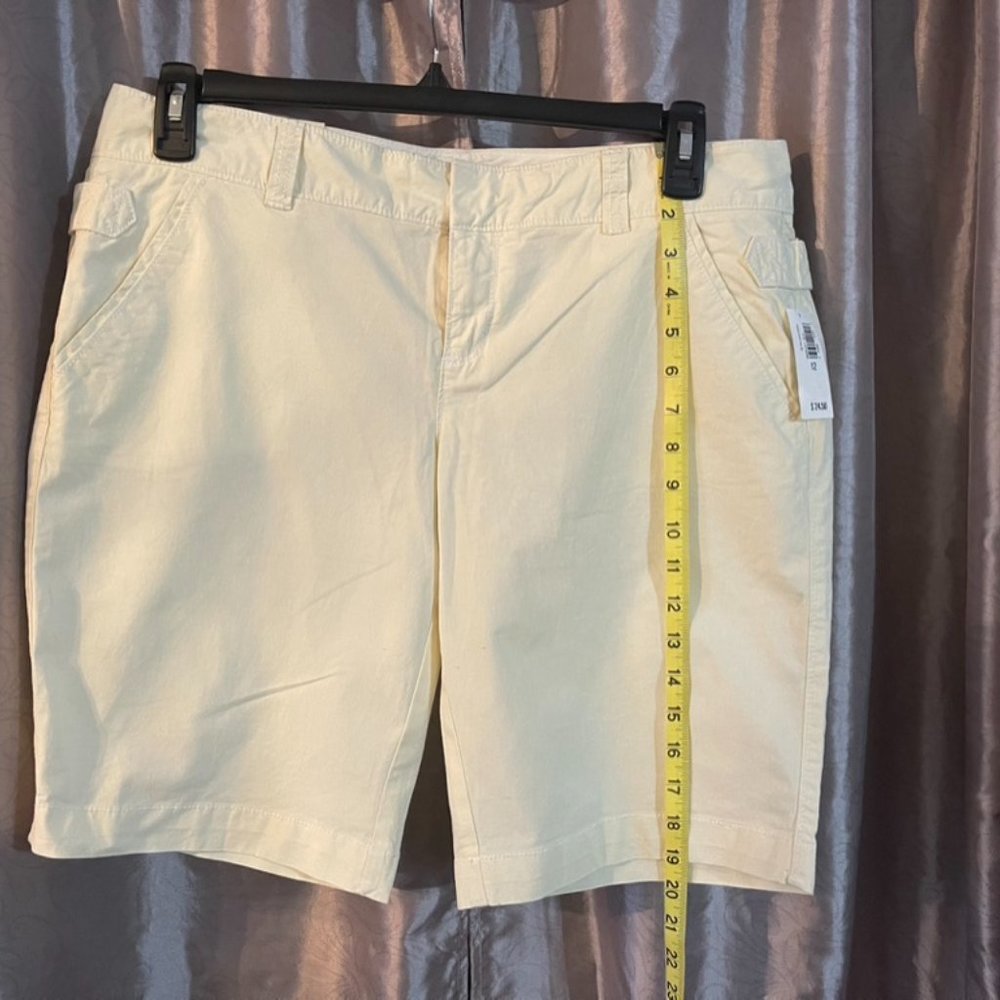 New Old Navy, size 12 Tan shorts